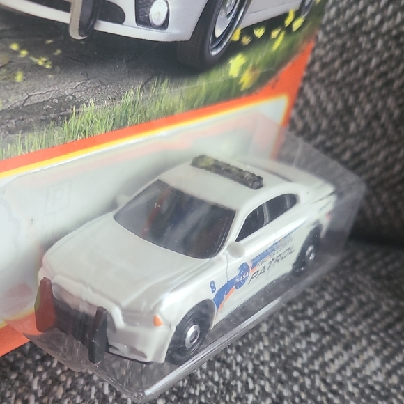 MATCHBOX White and Yellow Toy Car Set - Picture 4 of 8